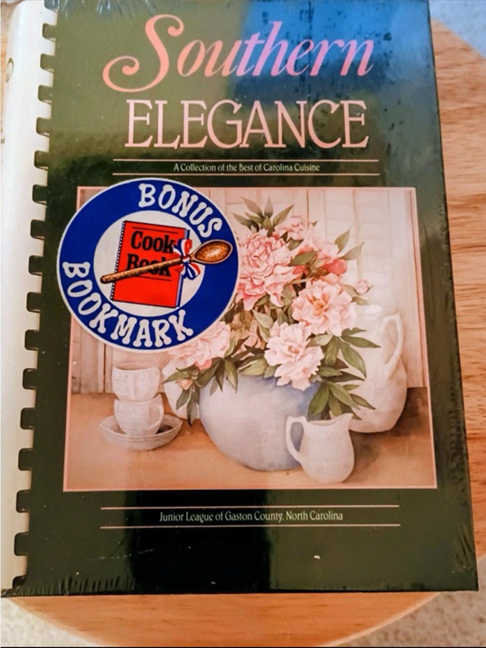 Southern Elegance Cook Book Junior League Gaston County North Carolina New